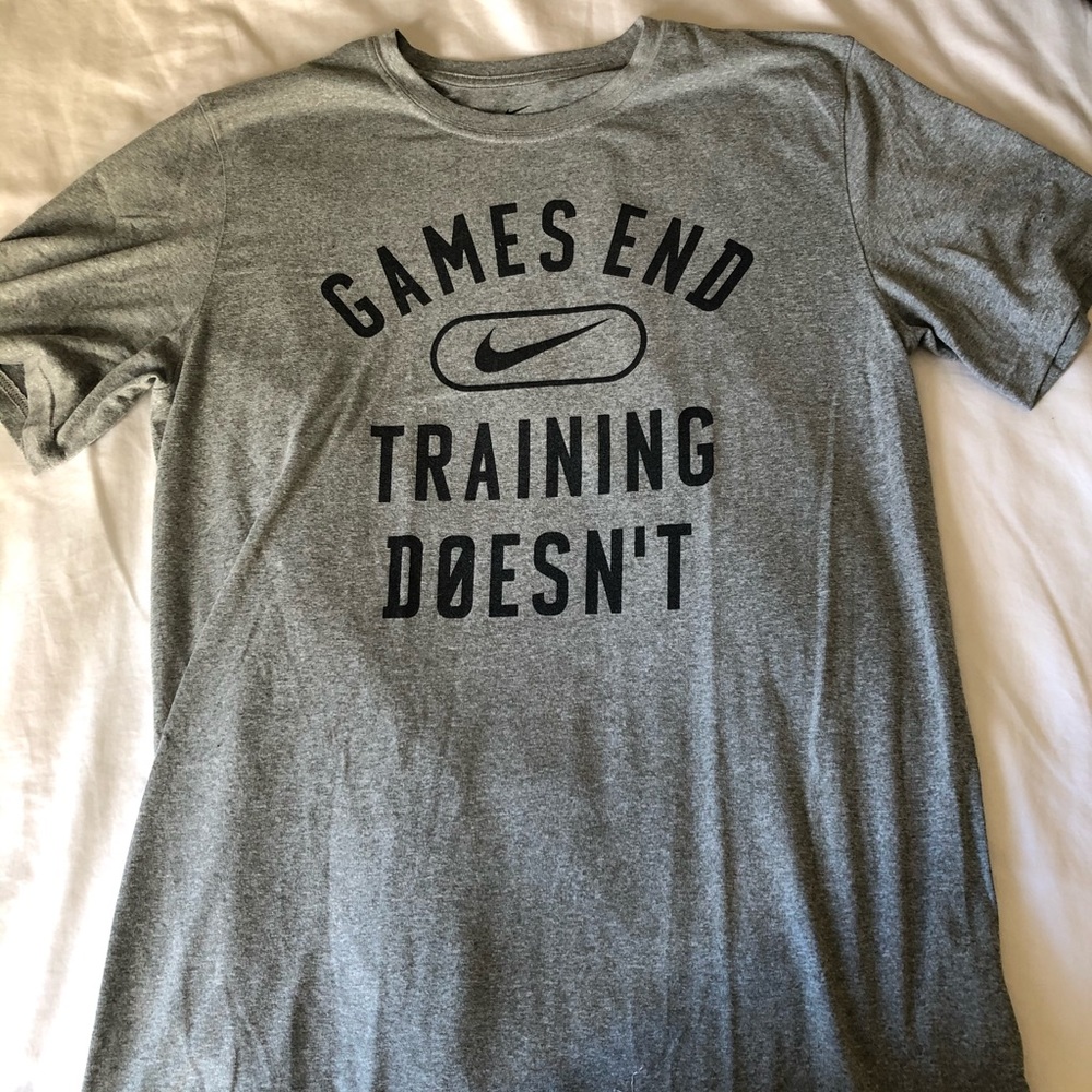 Nike Mens Dri-Fit T-Shirt Medium